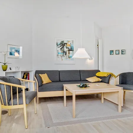 Διαμέρισμα Sopark Lejl 24 *